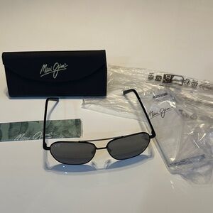 Brand New - Maui Jim Mano Aviator Sunglasses with Case and Cleaning Cloth